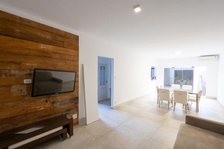 Casa para alugar com 200m², 3 quartos e 3 vagasSala