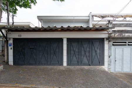 Casa para alugar com 200m², 3 quartos e 3 vagasFachada