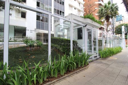 Apartamento à venda com 114m², 2 quartos e 1 vagaFachada e Portaria