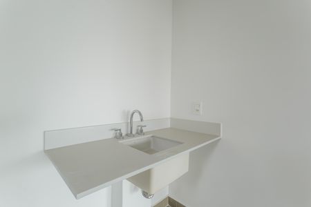 Banheiro de kitnet/studio à venda com 1 quarto, 42m² em Indianópolis, São Paulo