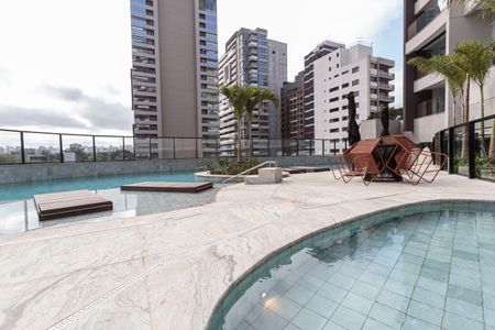 Studio à venda com 42m², 1 quarto e 1 vaga Studio à venda com 42m², 1 quarto e 1 vagaÁrea comum - Piscina