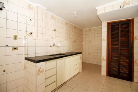Casa à venda com 160m², 3 quartos e 2 vagas Casa à venda com 160m², 3 quartos e 2 vagasCozinha