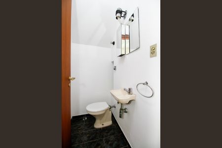 Casa à venda com 160m², 3 quartos e 2 vagas Casa à venda com 160m², 3 quartos e 2 vagasLavabo