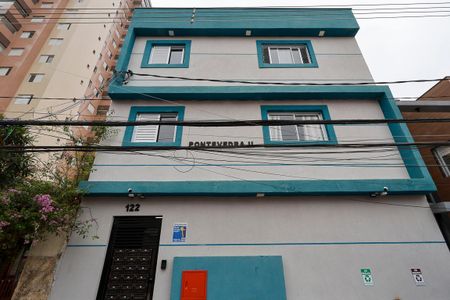 Casa de condomínio para alugar com 41m², 2 quartos e sem vaga Casa de condomínio para alugar com 41m², 2 quartos e sem vagaFachada