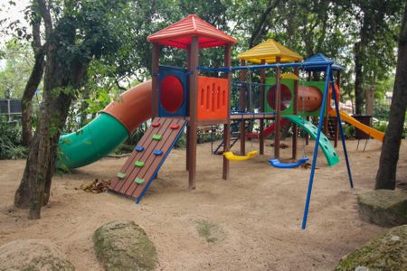 Casa de condomínio à venda com 235m², 5 quartos e 2 vagasÁrea comum - Playground