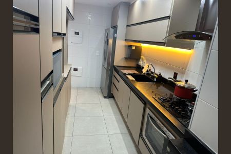 Apartamento à venda com 105m², 2 quartos e 2 vagasCozinha