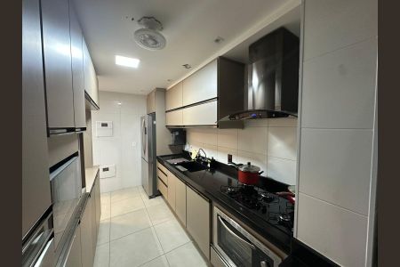 Apartamento à venda com 105m², 2 quartos e 2 vagasCozinha
