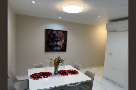 Apartamento à venda com 105m², 2 quartos e 2 vagasSala