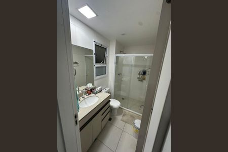 Apartamento à venda com 105m², 2 quartos e 2 vagasBanheiro da Suíte 1