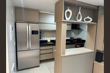 Apartamento à venda com 105m², 2 quartos e 2 vagasCozinha