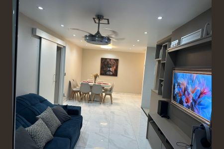 Apartamento à venda com 105m², 2 quartos e 2 vagasSala