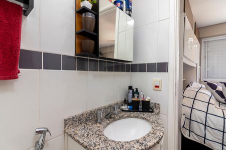 Apartamento à venda com 57m², 2 quartos e 2 vagasBanheiro da Suíte