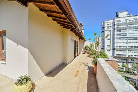 Apartamento à venda com 191m², 3 quartos e 2 vagas Apartamento à venda com 191m², 3 quartos e 2 vagasTerraço