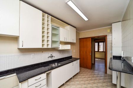 Apartamento à venda com 191m², 3 quartos e 2 vagas Apartamento à venda com 191m², 3 quartos e 2 vagasCozinha