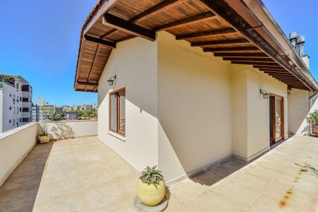 Apartamento à venda com 191m², 3 quartos e 2 vagas Apartamento à venda com 191m², 3 quartos e 2 vagasTerraço