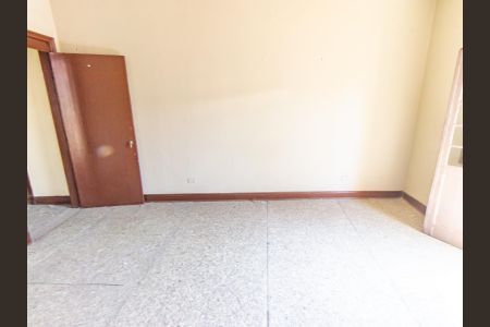 Casa à venda com 457m², 8 quartos e 4 vagas Casa à venda com 457m², 8 quartos e 4 vagasQuarto 2