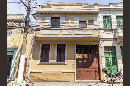 Casa à venda com 457m², 8 quartos e 4 vagas Casa à venda com 457m², 8 quartos e 4 vagasFachada