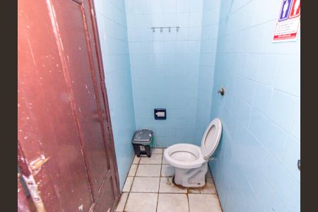 Casa à venda com 457m², 8 quartos e 4 vagas Casa à venda com 457m², 8 quartos e 4 vagasBanheiro