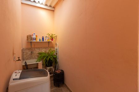 Casa para alugar com 60m², 2 quartos e 1 vagaÁrea de Serviço