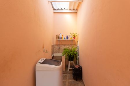 Casa para alugar com 60m², 2 quartos e 1 vagaÁrea de Serviço