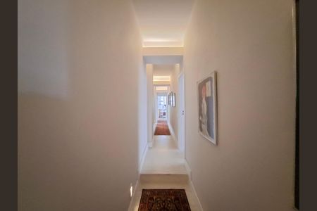 Apartamento à venda com 234m², 3 quartos e 1 vaga Apartamento à venda com 234m², 3 quartos e 1 vagaCorredor