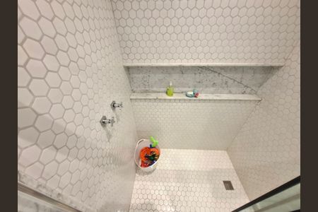 Apartamento à venda com 234m², 3 quartos e 1 vaga Apartamento à venda com 234m², 3 quartos e 1 vagaBanheiro da Suíte 2