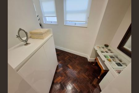 Apartamento à venda com 234m², 3 quartos e 1 vaga Apartamento à venda com 234m², 3 quartos e 1 vagaCloset da Suíte 1