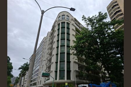 Apartamento à venda com 234m², 3 quartos e 1 vaga Apartamento à venda com 234m², 3 quartos e 1 vagaFachada