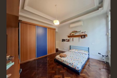 Apartamento à venda com 234m², 3 quartos e 1 vaga Apartamento à venda com 234m², 3 quartos e 1 vagaSuíte 2