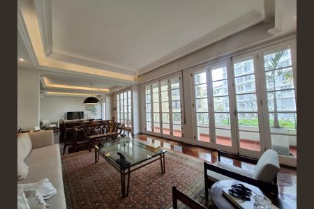 Apartamento à venda com 234m², 3 quartos e 1 vaga Apartamento à venda com 234m², 3 quartos e 1 vagaSala