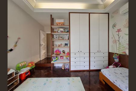 Apartamento à venda com 234m², 3 quartos e 1 vaga Apartamento à venda com 234m², 3 quartos e 1 vagaSuíte 3