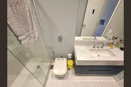 Apartamento à venda com 234m², 3 quartos e 1 vaga Apartamento à venda com 234m², 3 quartos e 1 vagaBanheiro da Suíte 2