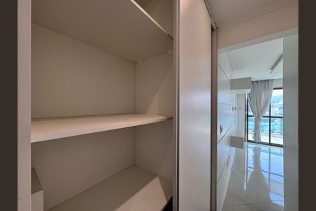 Apartamento à venda com 240m², 3 quartos e 2 vagasSuíte 1