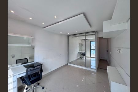 Apartamento à venda com 240m², 3 quartos e 2 vagasSuíte 1