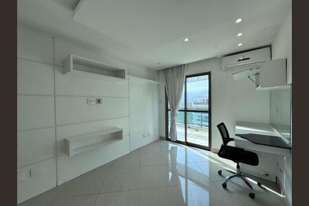 Apartamento à venda com 240m², 3 quartos e 2 vagasSuíte 1
