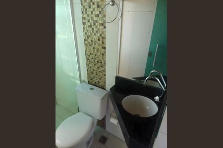 Banheiro de apartamento para alugar com 2 quartos, 120m² em Vale das Amendoeiras, Contagem