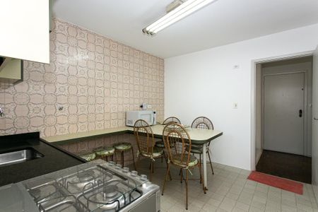 Apartamento para alugar com 80m², 2 quartos e 2 vagasCozinha