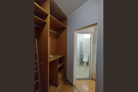 Casa à venda com 212m², 4 quartos e 2 vagasCloset da suíte
