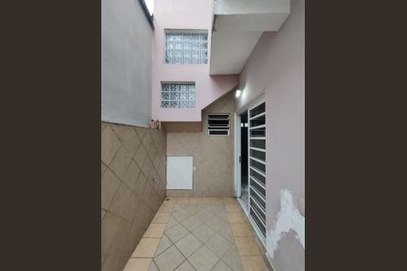 Casa à venda com 212m², 4 quartos e 2 vagasEntrada