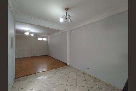 Casa à venda com 212m², 4 quartos e 2 vagasSala