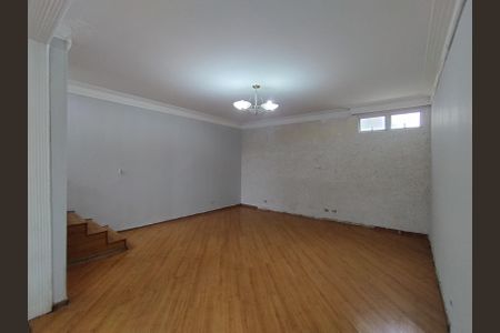 Casa à venda com 212m², 4 quartos e 2 vagasSala