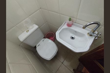 Casa à venda com 212m², 4 quartos e 2 vagasLavabo