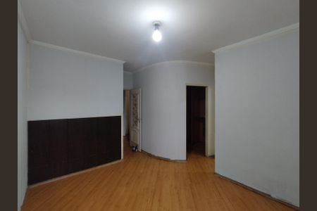 Casa à venda com 212m², 4 quartos e 2 vagasSuíte