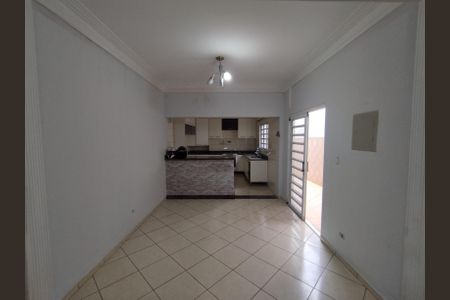 Casa à venda com 212m², 4 quartos e 2 vagasSala