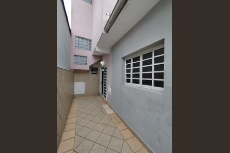 Casa à venda com 212m², 4 quartos e 2 vagasEntrada