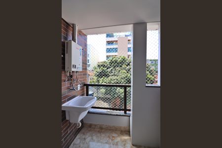 Casa de condomínio à venda com 106m², 3 quartos e 1 vagaÁrea de Serviço