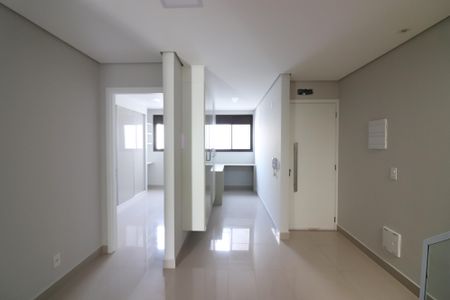 Sala de casa de condomínio à venda com 3 quartos, 106m² em Nova Petrópolis, São Bernardo do Campo