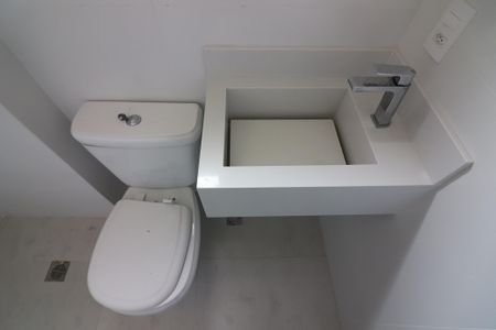 Casa de condomínio à venda com 106m², 3 quartos e 1 vagaSuíte Banheiro