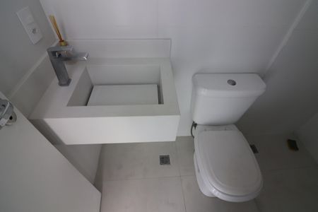 Casa de condomínio à venda com 106m², 3 quartos e 1 vagaBanheiro Social