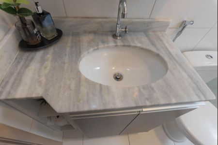 Casa de condomínio à venda com 80m², 2 quartos e 2 vagasBanheiro Social